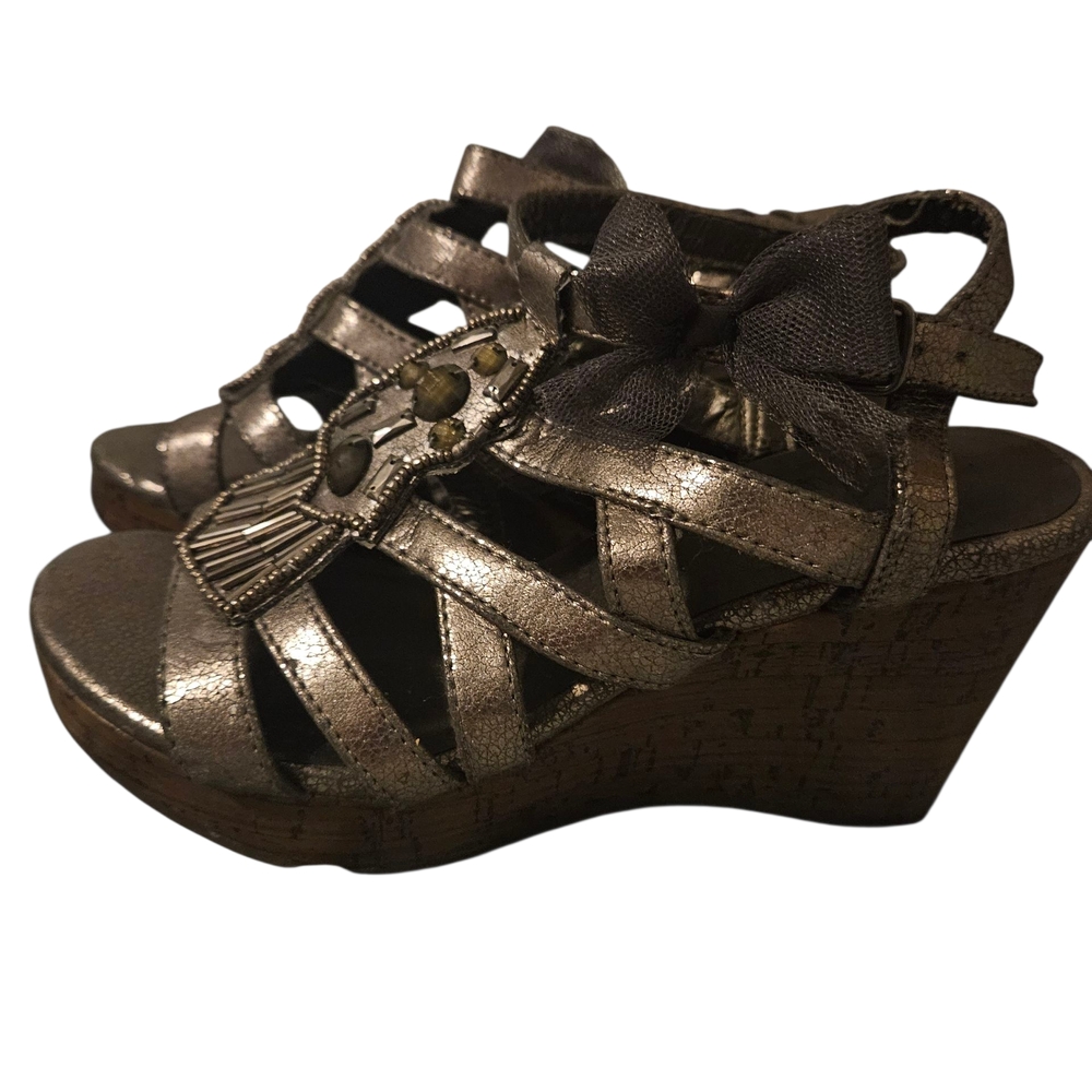 BKE Metallic Wedge Sandals with Bow Accent
